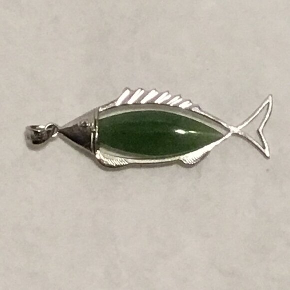 Very lovely sterling silver & jade fish pendant - Picture 6 of 6